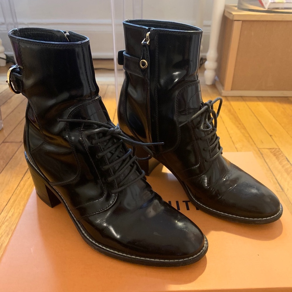 LOUIS VUITTON REPUBLIC BOOTS